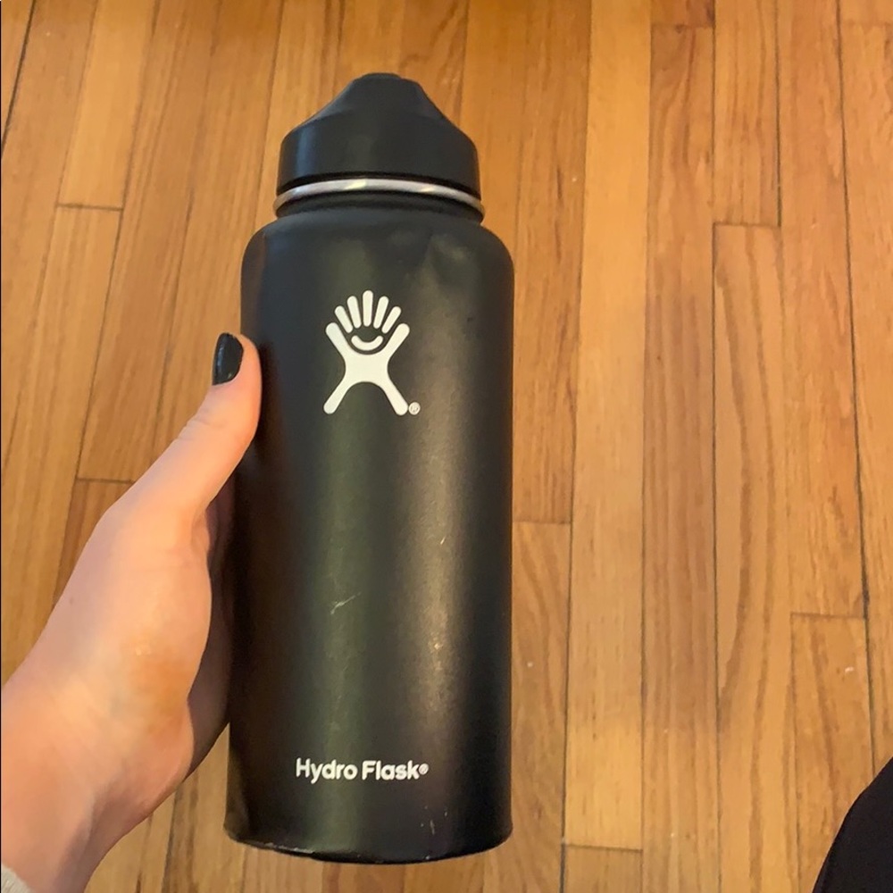 Black hydro flask